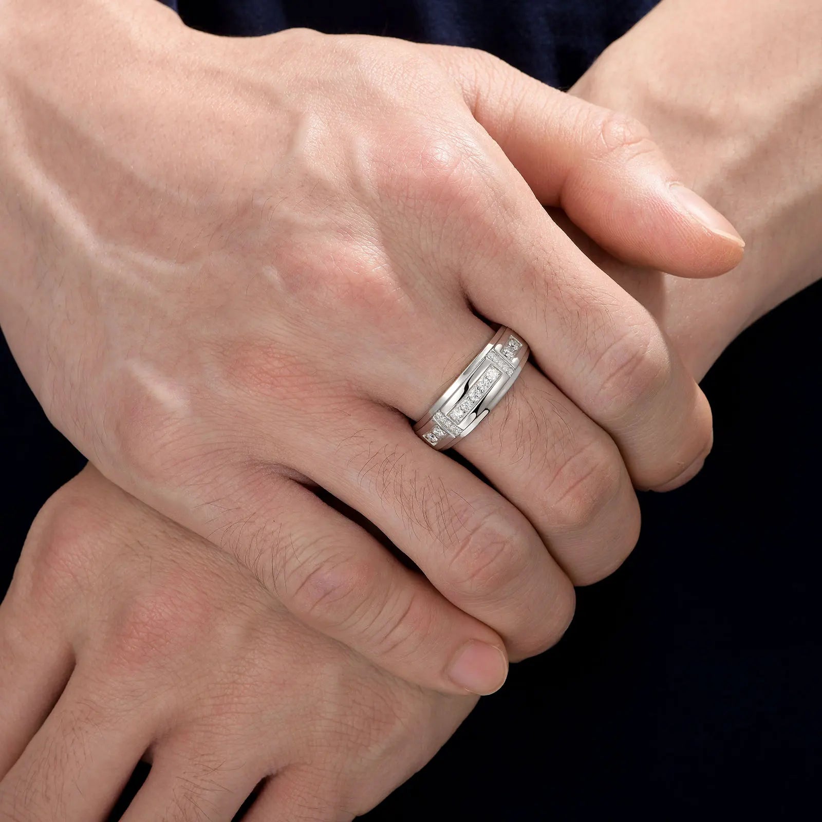 男士优雅纯银全莫桑石戒指